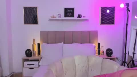 Snapshot of zoe_gruber chatting on 19, 10, 2025 Zoe Gruber online show from 19, 10, 2025