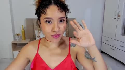Snapshot of zoe_gruber chatting on 5, 7, 2026 Zoe Gruber online show from 5, 7, 2026