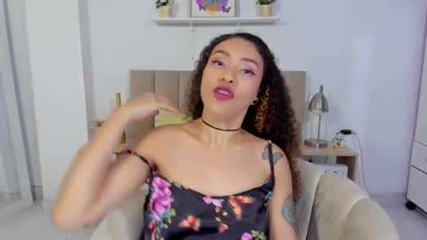 Snapshot of zoe_gruber chatting on 8, 7, 2026 Zoe Gruber online show from 8, 7, 2026