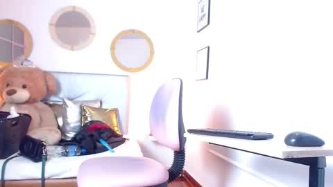 zoe_hecate online show from 4, 12, 2025