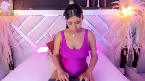 Zoey  online show from 8, 5, 2026