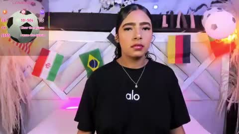 Zoey  online show from 25, 6, 2026