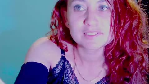 Snapshot of zoe_jones2 chatting on 4, 12, 2024 Zoe online show from 4, 12, 2024