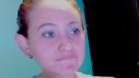 Snapshot of zoe_jones2 chatting on 12, 12, 2024 Zoe online show from 12, 12, 2024