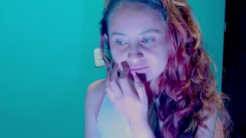 Snapshot of zoe_jones2 chatting on 24, 1, 2025 Zoe online show from 24, 1, 2025