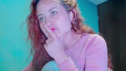 Snapshot of zoe_jones2 chatting on 1, 2, 2025 Zoe online show from 1, 2, 2025