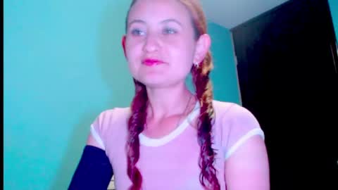 Snapshot of zoe_jones2 chatting on 6, 3, 2025 Zoe online show from 6, 3, 2025