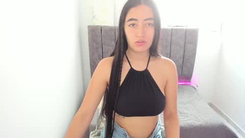 zoe_jones7 online show from 7, 12, 2024