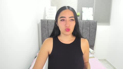 zoe_jones7 online show from 1, 2, 2025