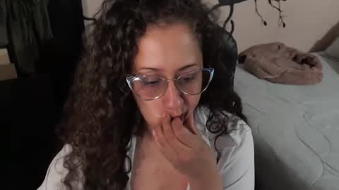 Zoe Koller online show from 27, 5, 2026