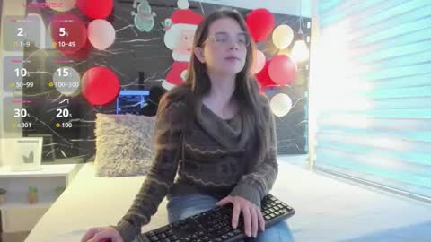 Snapshot of zoe_le chatting on 22, 12, 2025 Zoe online show from 22, 12, 2025