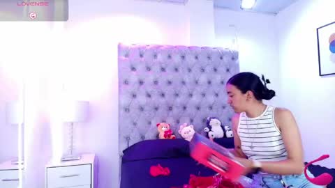 Snapshot of zoe_m00n chatting on 1, 6, 2026 zoe online show from 1, 6, 2026