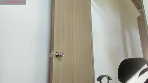 Snapshot of zoe_maddison19 chatting on 13, 12, 2025 zoe_maddison19 online show from 13, 12, 2025