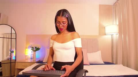 Mia online show from 15, 10, 2025