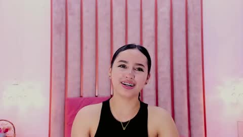 Snapshot of zoe_monrow chatting on 5, 5, 2026 Zoe Monrow online show from 5, 5, 2026