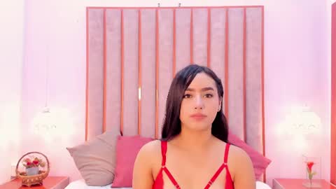 Snapshot of zoe_monrow chatting on 8, 7, 2026 Zoe Monrow online show from 8, 7, 2026