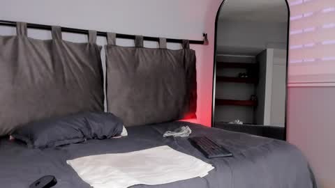 Zoe Olsen online show from 17, 1, 2025