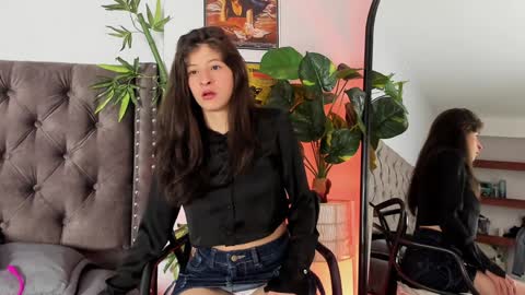 Zoe Olsen online show from 7, 2, 2025