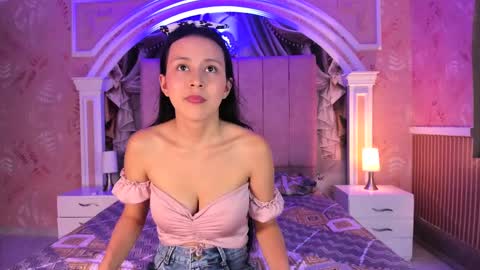 Snapshot of zoe_pettite_ chatting on 28, 2, 2025 zoe_pettite_ online show from 28, 2, 2025