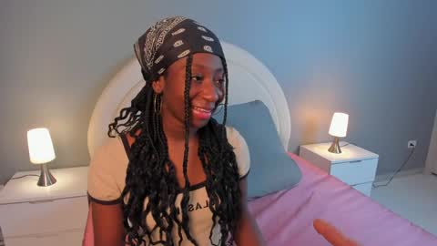 Snapshot of zoe_pinkett chatting on 2, 4, 2026 zoe_pinkett online show from 2, 4, 2026