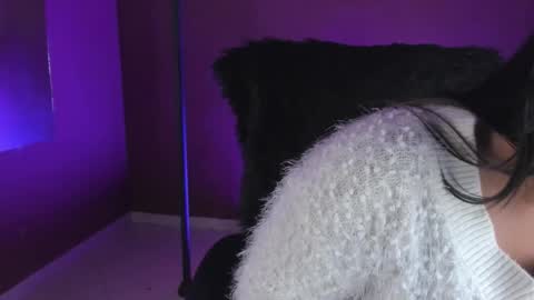 Snapshot of zoe_roux210949 chatting on 28, 11, 2025 Zoe online show from 28, 11, 2025