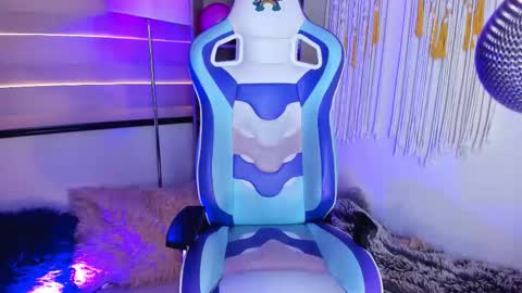 Snapshot of zoe_skyler chatting on 2, 10, 2025 Zoe  online show from 2, 10, 2025