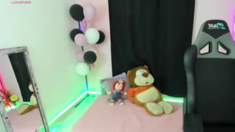 Snapshot of zoe_sullivan_ chatting on 9, 12, 2024 zoe_sullivan_ online show from 9, 12, 2024