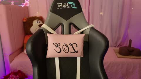 zoe_sullivan_ online show from 18, 4, 2026