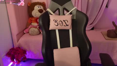 zoe_sullivan_ online show from 25, 5, 2026