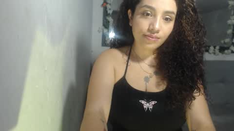 Snapshot of zoe_tai chatting on 23, 11, 2025 zoe tai online show from 23, 11, 2025