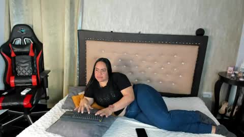 Snapshot of zoedeleon chatting on 9, 5, 2026 zoedeleon online show from 9, 5, 2026