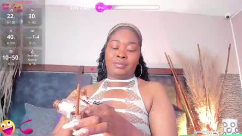 Snapshot of zoee_23 chatting on 21, 10, 2025 Zoe online show from 21, 10, 2025
