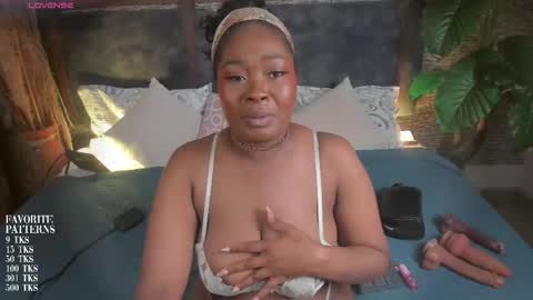 Snapshot of zoee_23 chatting on 11, 5, 2026 Zoe online show from 11, 5, 2026