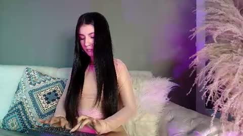 Snapshot of zoee_8 chatting on 11, 7, 2026 ZOE online show from 11, 7, 2026