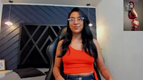 Snapshot of zoee_martins_ chatting on 9, 10, 2025 Zoe 3 online show from 9, 10, 2025