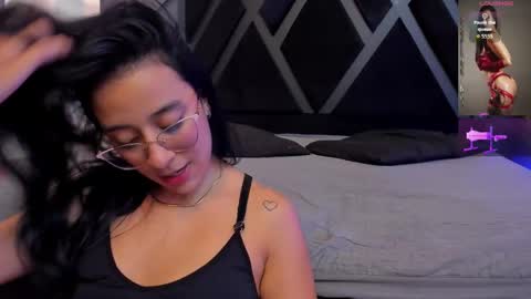Snapshot of zoee_martins_ chatting on 10, 10, 2025 Zoe 3 online show from 10, 10, 2025