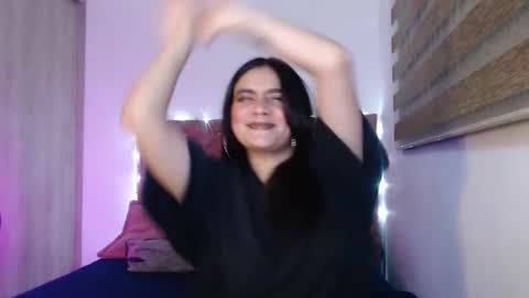 Snapshot of zoee_t chatting on 5, 2, 2026 Zoee online show from 5, 2, 2026