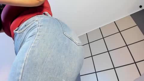 zoee_zi online show from 28, 5, 2026