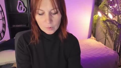 Snapshot of zoeeast chatting on 22, 10, 2025 Zoe online show from 22, 10, 2025