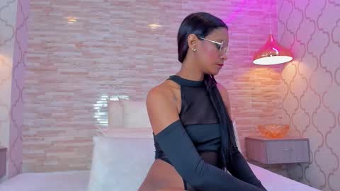 ZoeeSmitth online show from 18, 12, 2025