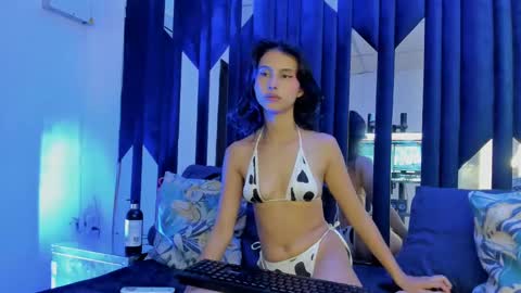 zoehtx online show from 30, 1, 2025