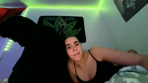 Snapshot of zoel87 chatting on 16, 1, 2025 LovelyLatin25 online show from 16, 1, 2025