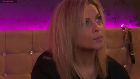 ZoeMesmerize online show from 6, 11, 2025