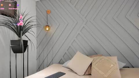 Snapshot of zoemonroee_ chatting on 25, 3, 2026 Zoe online show from 25, 3, 2026