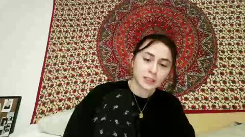 zoepleasing online show from 4, 3, 2025