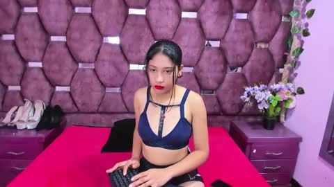Snapshot of zoesmiitt chatting on 27, 5, 2026 zoesmiitt online show from 27, 5, 2026