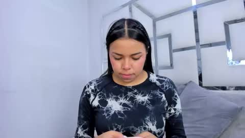 ZoeSwam online show from 25, 11, 2025