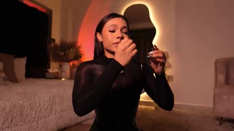 zoevidal_ online show from 5, 11, 2025