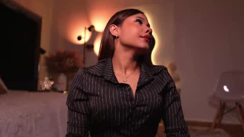 zoevidal_ online show from 6, 5, 2026