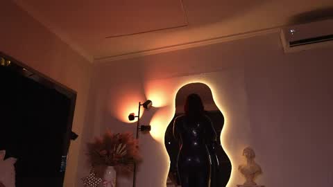zoevidal_ online show from 6, 6, 2026
